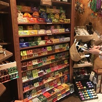 5/9/2017 tarihinde Alyssa J.ziyaretçi tarafından Gypsy Apothecary Herbal Shoppe'de çekilen fotoğraf