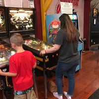 รูปภาพถ่ายที่ Silverball Retro Arcade | Delray Beach, FL โดย Alyssa J. เมื่อ 8/1/2018