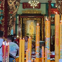 Photo taken at ศาลเจ้าแม่กวนอิม by Nokkaew Y. on 9/26/2022