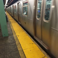 Photo taken at MTA Subway - Forest Hills/71st Ave (E/F/M/R) by Glou T. on 9/11/2015