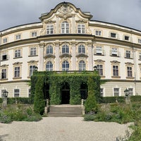 Foto diambil di Hotel Schloss Leopoldskron oleh Marat G. pada 8/23/2022