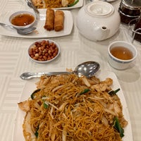 Photo taken at Full House Seafood Restaurant by b k. on 11/29/2019