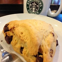 Photo taken at Starbucks Coffee JR八王子駅前店 by みんと on 11/3/2012
