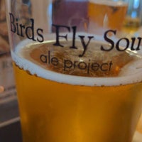 Foto tirada no(a) Birds Fly South Ale Project por Jason Y. em 8/13/2022