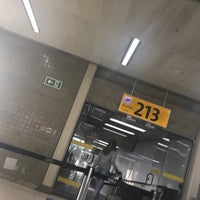 Photo taken at Gate 213 by Mare on 11/11/2018