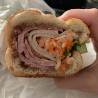 Снимок сделан в Saigon Vietnamese Sandwich Deli пользователем Jessie H. 2/11/2024