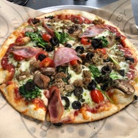 Photo taken at Pieology Pizzeria by Chen F. on 3/29/2018