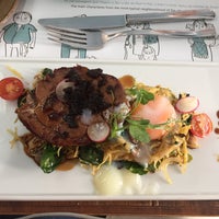 Foto tirada no(a) O Bairro por Lucinha C. em 10/20/2018