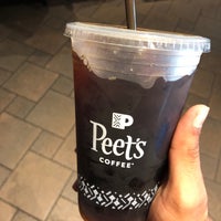 Das Foto wurde bei Peet&amp;#39;s Coffee &amp;amp; Tea von Zoot302 am 9/1/2019 aufgenommen