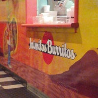 รูปภาพถ่ายที่ Jaimito&amp;#39;s Burritos โดย Anom เมื่อ 7/13/2013