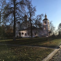 Photo taken at Церковь Живоначальной Троицы в Хорошево-Мневниках by Julia O. on 11/12/2018