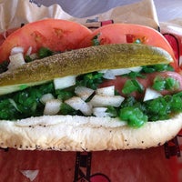 7/17/2013 tarihinde Davidziyaretçi tarafından Chicago Hot Dog Co.'de çekilen fotoğraf