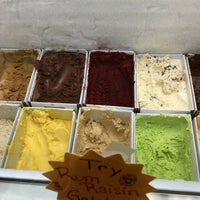 Foto scattata a Pesso&amp;#39;s Ices &amp;amp; Ice Cream da SavorySweetLive M. il 8/12/2016