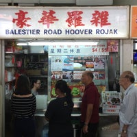 Photo taken at Balestier Road Hoover Rojak by Mark H. on 3/11/2017