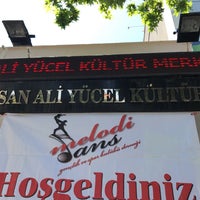 Foto tirada no(a) Hasan Ali Yücel Kültür Merkezi por Serke24 em 5/26/2019