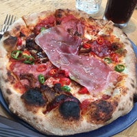 12/7/2016 tarihinde Callum M.ziyaretçi tarafından Mayfair Pizza'de çekilen fotoğraf