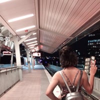 รูปภาพถ่ายที่ McLean Metro Station โดย Semiha Ç. เมื่อ 6/12/2017