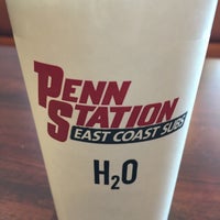 Foto tirada no(a) Penn Station East Coast Subs por Elizabeth M. em 6/24/2016