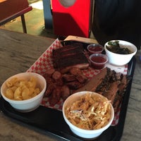 Photo taken at Pappa Charlies Barbecue by Ryan K. on 4/1/2016