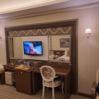 Photo taken at Grand Altuntaş Hotel by Esat Ş. on 12/8/2023