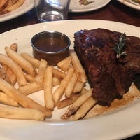 Photo taken at Outback Steakhouse by Nua N. on 11/15/2017