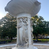 Photo taken at Dupont Circle Fountain (Samuel Francis Du Pont Memorial Fountain) by Cesar P. on 10/11/2022