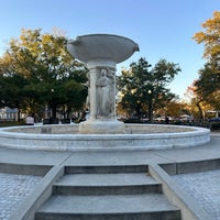Photo taken at Dupont Circle Fountain (Samuel Francis Du Pont Memorial Fountain) by Cesar P. on 10/29/2022