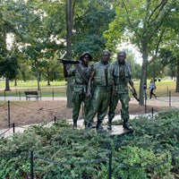 Photo taken at Vietnam Veterans Memorial - Three Servicemen Statues by Cesar P. on 9/27/2022