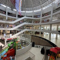 Photo taken at Ayala Center Cebu by Cesar P. on 9/27/2023