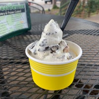 Photo taken at SweetBerries Eatery and Frozen Custard by Shaw A. on 8/8/2020