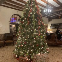 12/27/2019 tarihinde Shaw A.ziyaretçi tarafından The Holland Hotel'de çekilen fotoğraf