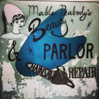 Photo prise au Mable Peabody&amp;#39;s Beauty Parlor and Chainsaw Repair par Carlo Antonio V. le6/8/2013