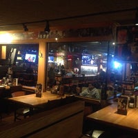 Photo taken at Applebee&#39;s Grill + Bar by Ömer Y. on 11/4/2015