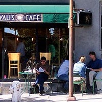 Foto diambil di Yali&amp;#39;s Oxford Street Cafe oleh Yali&amp;#39;s Oxford Street Cafe pada 8/2/2013