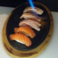 Foto tirada no(a) Fu-Gu Izakaya Sake e Sushi Bar por Wilson L. em 8/3/2013