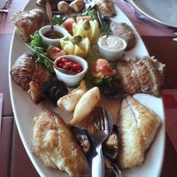 Foto tirada no(a) Restaurante Lugar de Baixo por Catarina M. em 9/7/2014