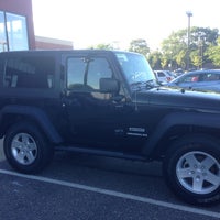 รูปภาพถ่ายที่ Walser Chrysler Jeep Dodge โดย Hailey P. เมื่อ 8/8/2013