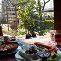 Photo taken at Zeytindalı Kaplıca &amp;amp; Otel &amp;amp; Restaurant by Su S. on 4/2/2017