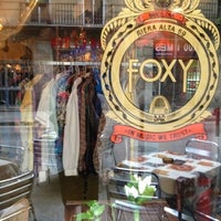 Foto tirada no(a) Foxy Bar por Rafael G. em 11/11/2012