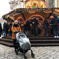 Photo taken at Advent auf dem Neumarkt by Los F. on 12/20/2018