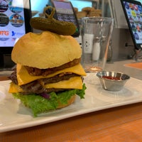 Photo taken at Nobel Burger Bar by Ray H. on 3/18/2019