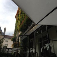 Photo taken at Hôtel Pavillon de la Reine by Ghadah S. on 9/16/2018