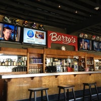 Foto diambil di Barry&amp;#39;s Bar &amp;amp; Grill oleh Patrick G. pada 2/13/2013