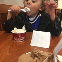 Photo taken at Cold Stone Creamery by Reggie on 4/4/2016