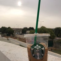 Das Foto wurde bei Starbucks von Maiadh am 3/25/2019 aufgenommen