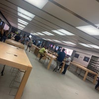 Photo taken at Apple CoolSprings Galleria by Scott B. on 9/21/2022