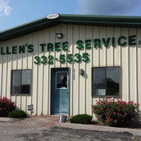 Foto scattata a Allen&amp;#39;s Tree Service, Inc. da Tony S. il 8/13/2013
