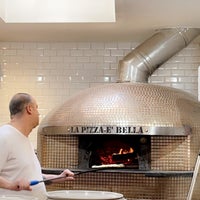 Снимок сделан в La Pizza è Bella пользователем 11° 7/2/2022