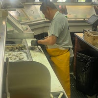 Foto diambil di Captain Kidd&amp;#39;s Fish Market &amp;amp; Restaurant oleh Ej F. pada 4/28/2024