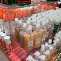 Photo taken at Bath &amp;amp; Body Works by Roger on 7/21/2019